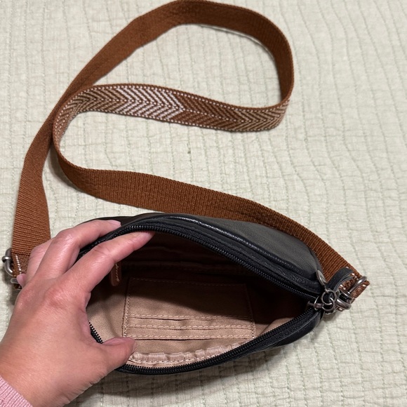 EUC The Sak Black Leather Bag with Tan Woven Strap - Picture 3 of 9